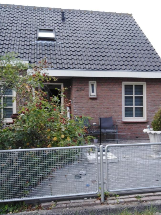 Dendolili Homestay *